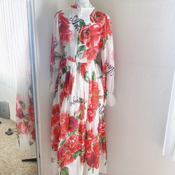 RED AND WHITE  FLORAL BRIDGERTON PRINCESS MAXI DRESS. - Picture 4 of 6